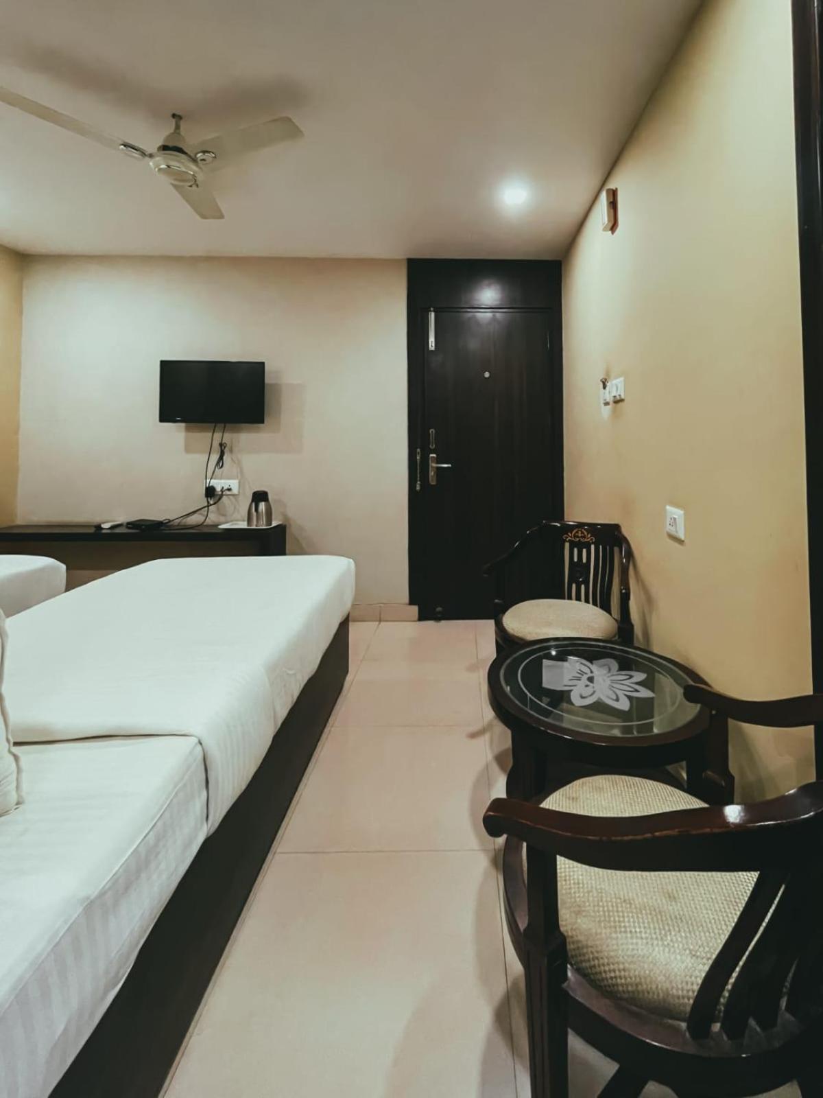 Hotel S L E Residency Βαρανάσι Εξωτερικό φωτογραφία