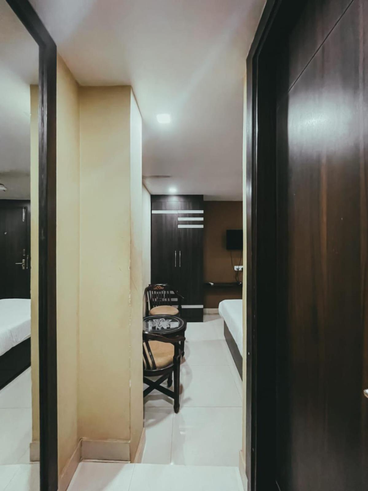 Hotel S L E Residency Βαρανάσι Εξωτερικό φωτογραφία